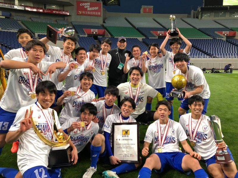 山梨学院高校サッカー部提供