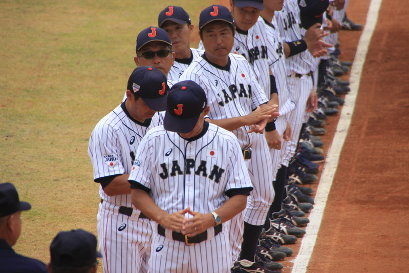 試合前の整列をする日本代表
