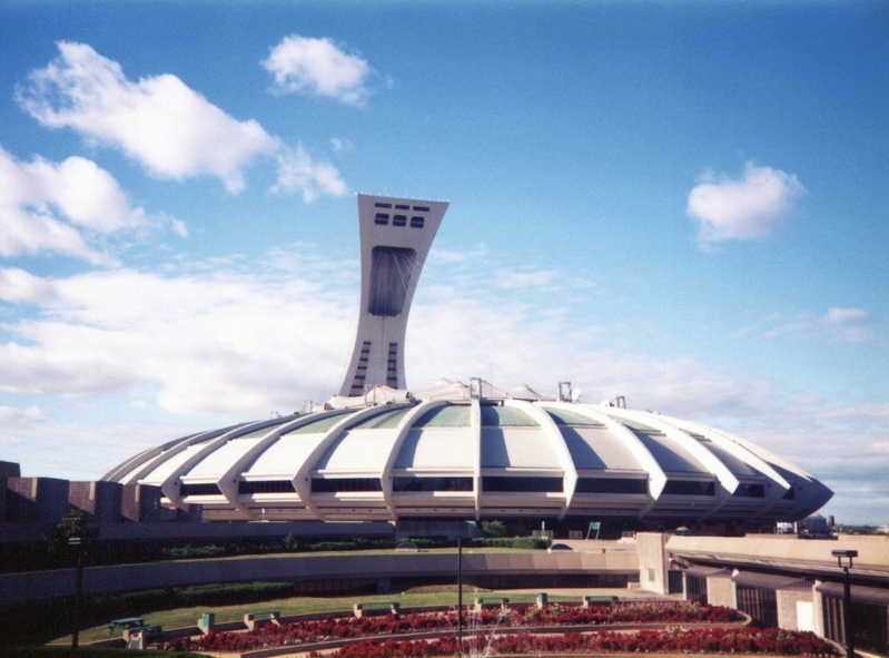 1988年に屋根がついたモントリオール・オリンピックスタジアム