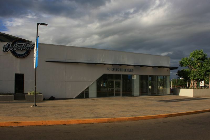 2017年に完成したニカラグアの首都マナグアの新デニス・マルチネス国立球場にも野球殿堂は併設されている。
