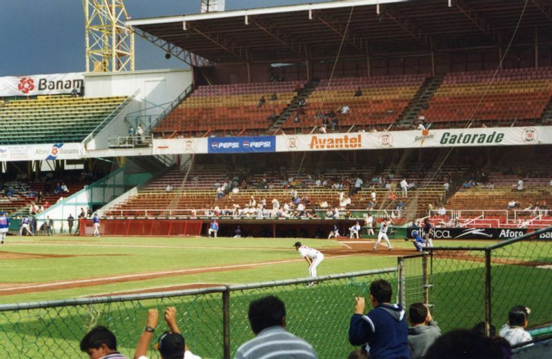 アスルスとディアブロスのホームだった「パルケ・デルタ」は、その後建て替えられ、「パルケ・セグロソシアル」として長らくメキシコ野球の中心として幾多の名勝負の舞台となった。