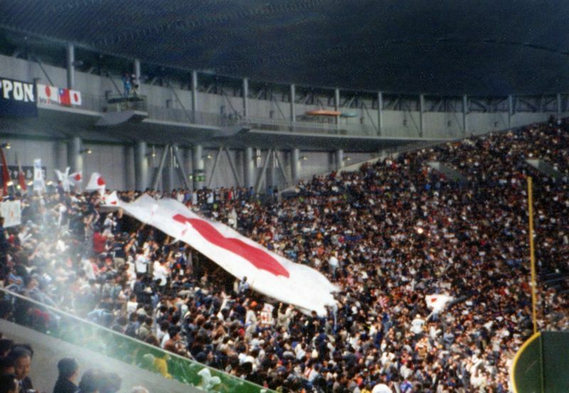 2004年アテネ五輪出場をかけたアジア選手権の開催された札幌ドームには満員の観衆が訪れた。