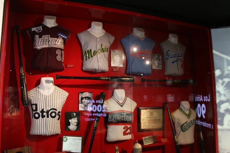 充実した展示はメキシコプロ野球の歴史を感じさせる。