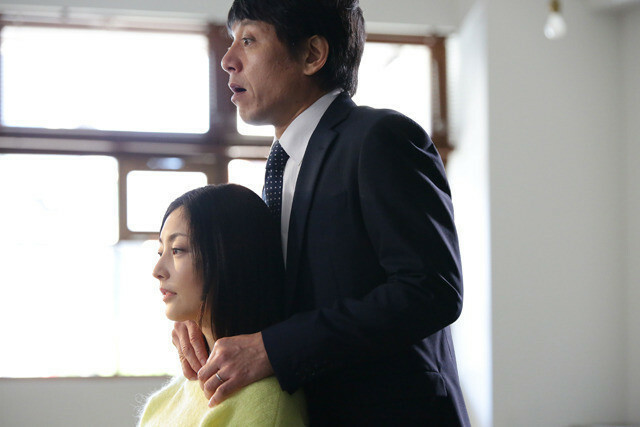 夫役の勝村さん、妻の奇妙な行動を見て見ぬふりしっぱなし。