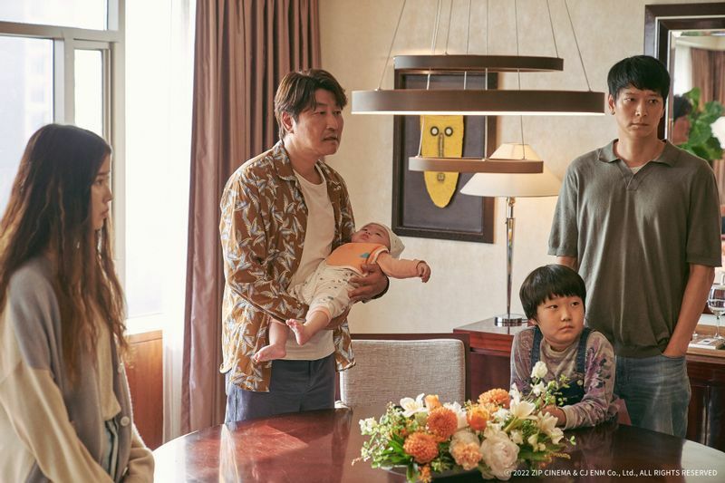 日本の是枝裕和監督が、韓国のスタッフ、俳優とともに制作した『ベイビー・ブローカー』。今回の映画祭でも注目度は抜群に高かった。