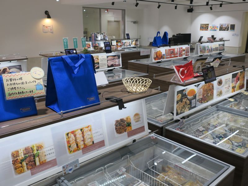 「トーミンフローズン」で販売している食品はすべて「凍眠」による冷凍食品で、一般家庭の保存食品に新しいジャンルを生み出した(筆者撮影)