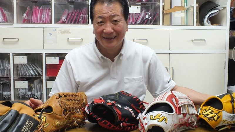 金本知憲氏や谷繁監督兼任選手らプロ野球選手がこぞって使いたがるハタケヤマのミットやグラブとは 土井麻由実 個人 Yahoo ニュース