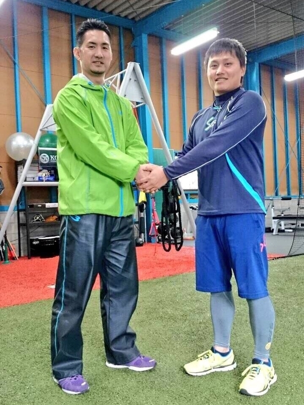 ’16年1月、石川に発つ直前。ドラフト指名されることを祈念して記者会見風に(写真提供:小林亮寛氏)