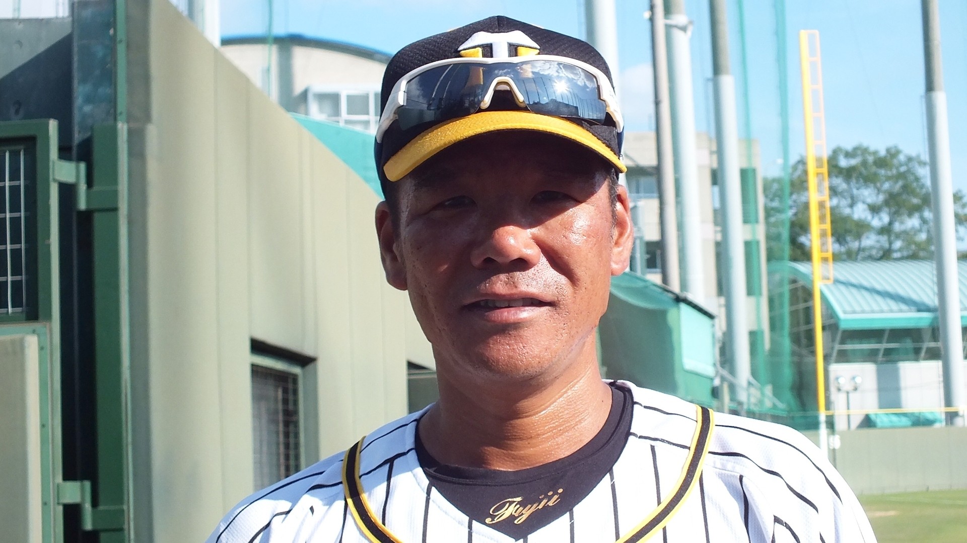 虎の男前」藤井彰人コーチ、古巣に里帰り―“藤井チルドレン”と 虎の男前」藤井彰人コーチ、古巣に里帰り―“藤井チルドレン”と