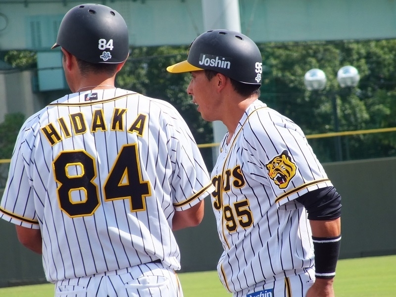 阪神タイガースでは山田勝彦、日高剛の両コーチに教わる