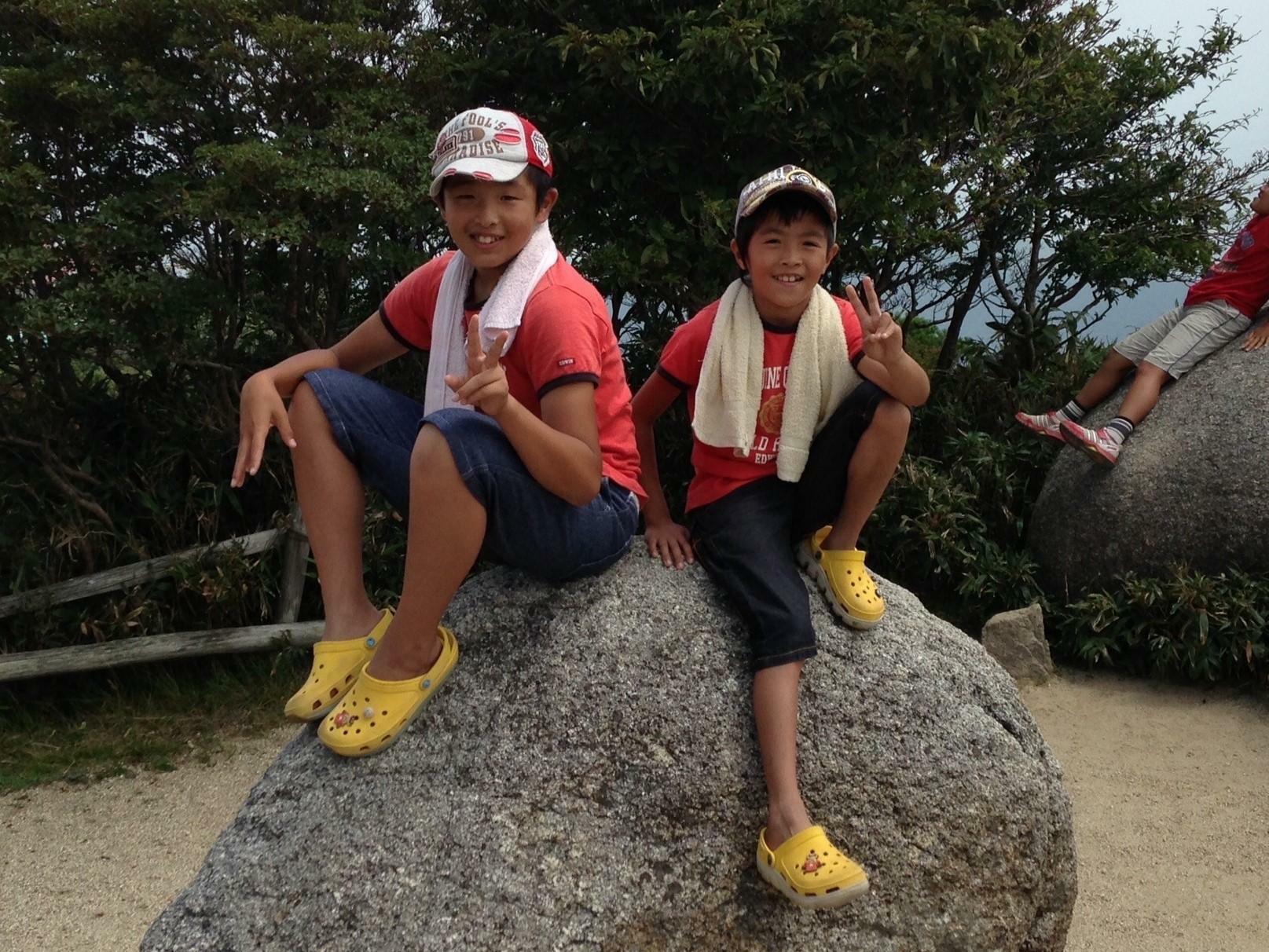 兄の勢太さん（右）と黒野颯太（本人提供写真）