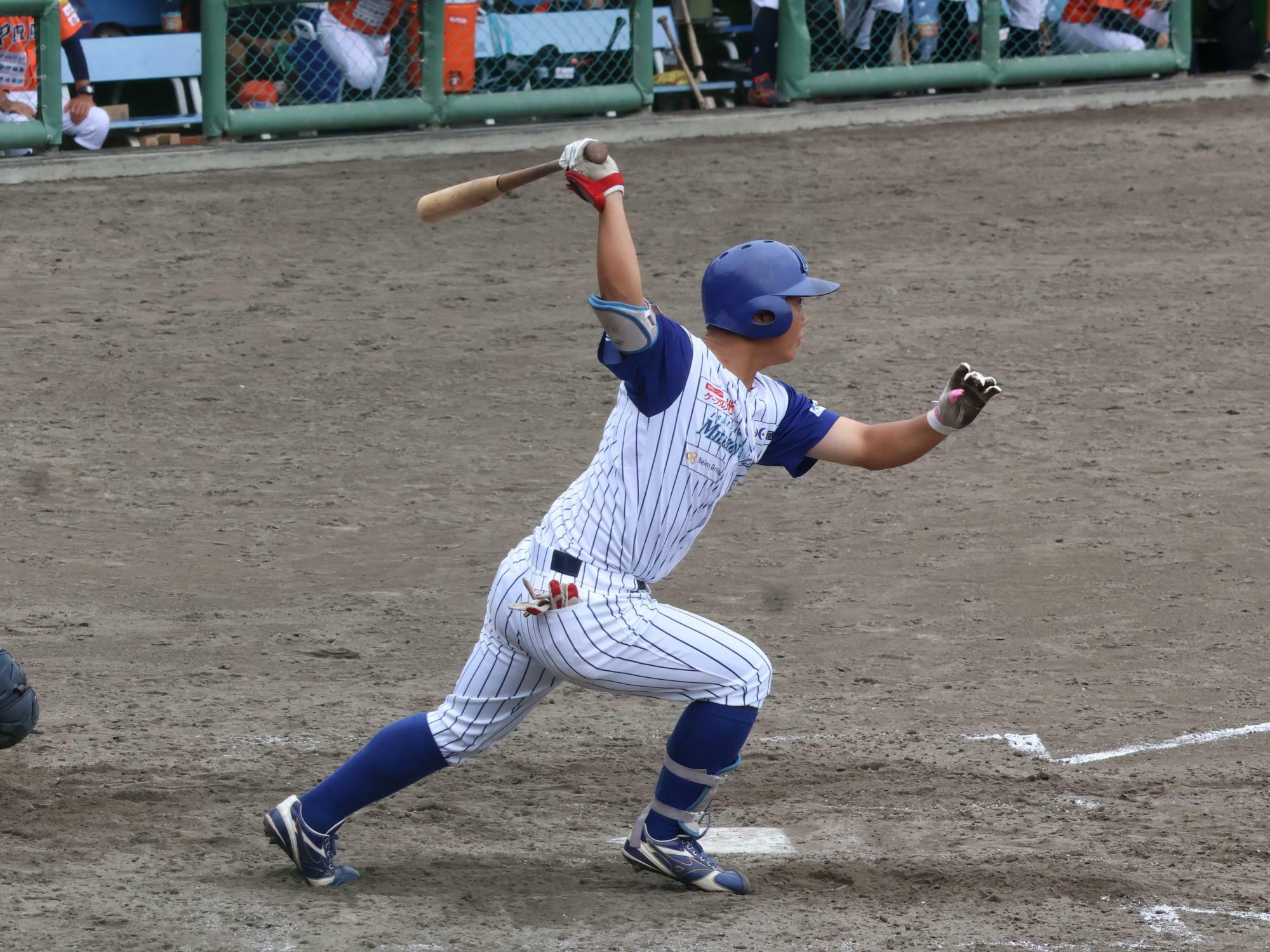 ２点目の犠牲フライを打ち上げた川﨑俊哲