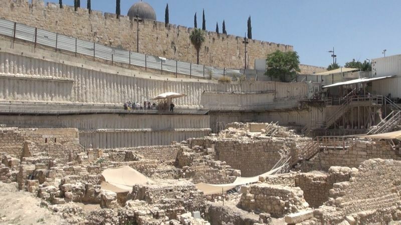 破壊された家の跡は、21年後、「ユダヤ遺跡」の発掘現場になっていた。（撮影・土井敏邦）