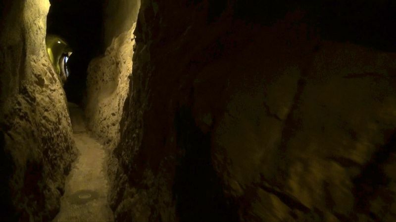トンネルはシルワン地区の地下に広がっている。（撮影・土井敏邦）