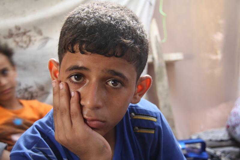 2014年ガザ攻撃で家を破壊された少年／撮影・土井敏邦