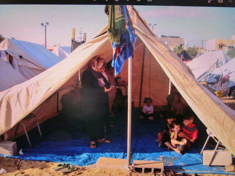避難民のテント生活（撮影・ガザ住民）