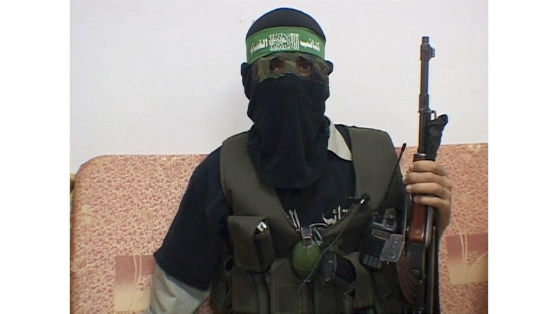　　　　　　ハマスの戦闘員（撮影・土井敏邦）