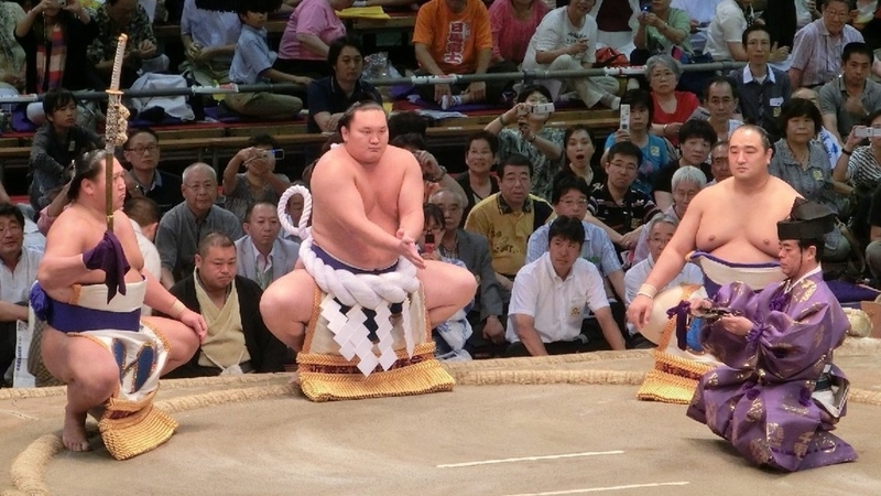 白鵬には こんな顔もあります マスコミのバッシングの中でつぶやき合う相撲ファンたち 江川紹子 個人 Yahoo ニュース 白鵬には こんな顔もあります マスコミのバッシングの中でつぶやき合う相撲ファンたち 江川紹子 個人 Yahoo ニュース