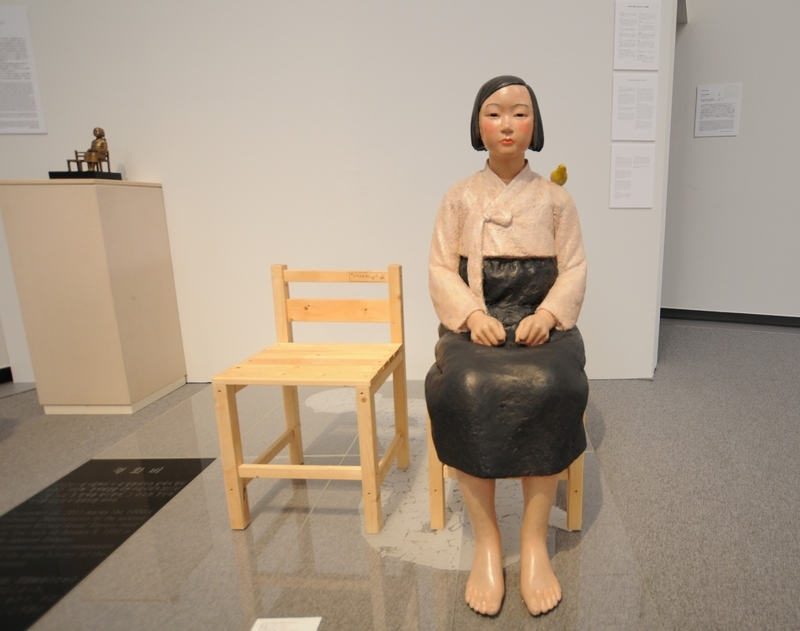 「表現の不自由展・その後」に展示された少女像（C)綿井健陽