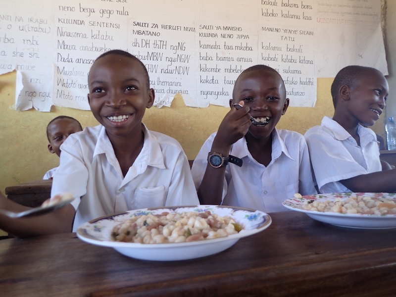 給食を食べるために学校に来ている子も少なくない（撮影：TABLE FOR TWO）