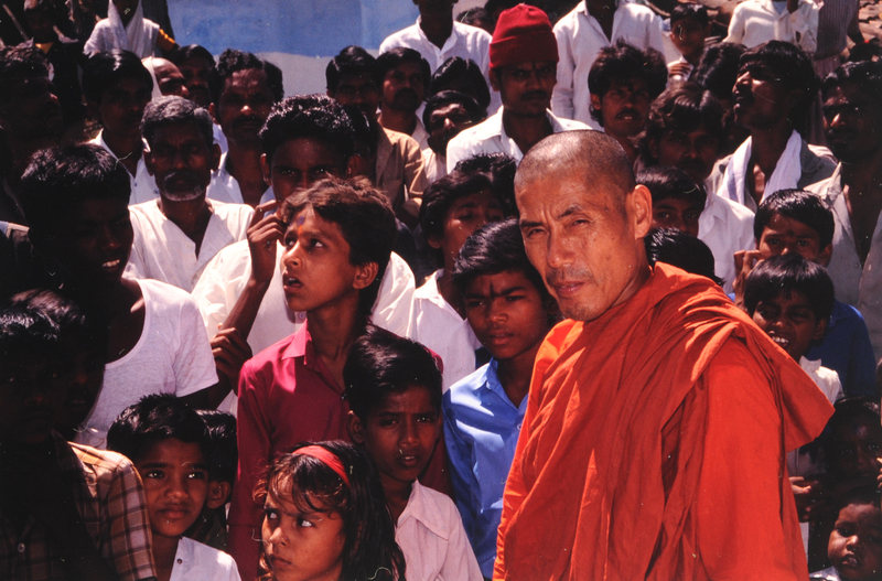 1989年　アンベードカル改宗記念式にて　写真：山本和邦