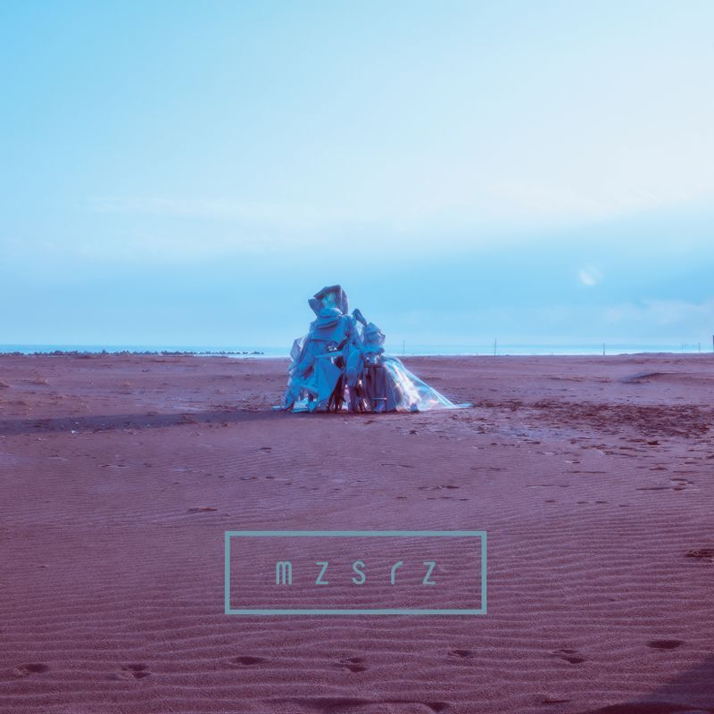 1stアルバム『現在地未明』/ Photo by エイベックス・エンタテインメント