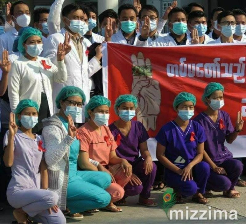 クーデターに抗議する医療従事者たち（フェイスブックより）