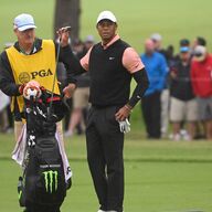 「タイガー・ウッズ、右足の痛みで全米プロゴルフ選手権を棄権!」