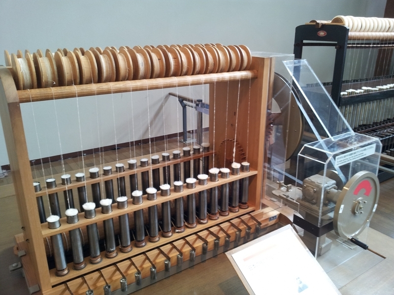 「大大阪」を支えた木製紡績機（photoAC）