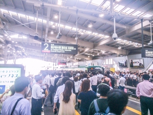 満員電車イメージ、フォトAC