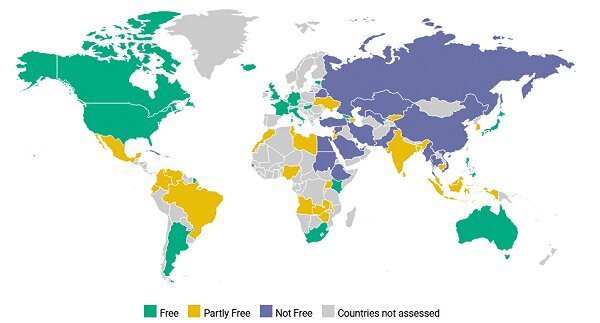 ↑ インターネット上の自由度マップ(2016年分)(緑…自由、黄色…やや自由、紫…不自由、灰…未調査)