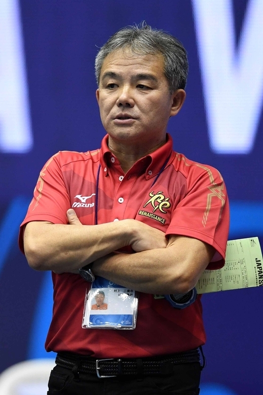 池江を指導する村上二美也コーチ(写真/中村博之/PICSPORT)