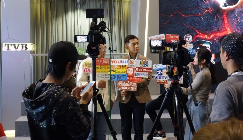 地元の香港のテレビ局TVBが連日会場で番組発表会を行っていた。