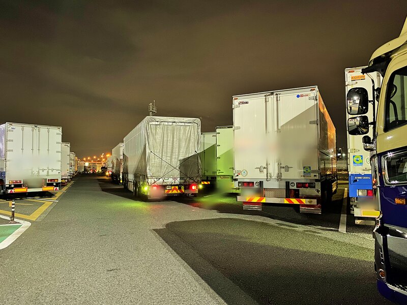 世間が知らない「高速道路でトラックに路駐させる深夜割引の功罪」（橋本愛喜） - エキスパート - Yahoo!ニュース