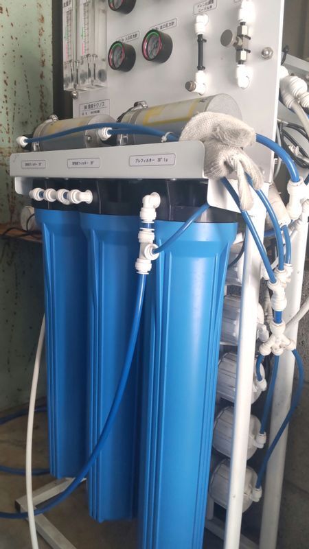 尿素水を製造する機械(尿素水メーカー提供)