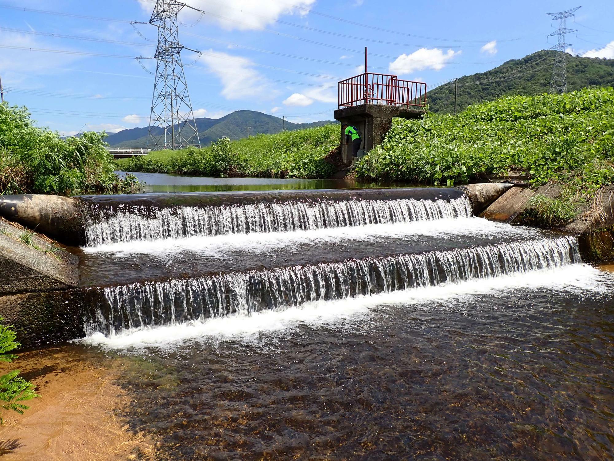 ラバー堰（写真提供：滋賀県琵琶湖環境科学研究センター 佐藤祐一氏）