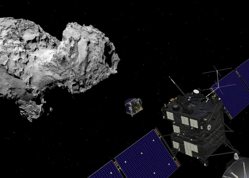 チュリュモフ・ゲラシメンコ彗星に近づきフィラエを降下させるロゼッタ　提供：ESA