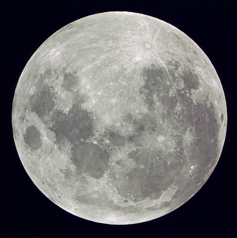 満月　（提供：国立天文台）