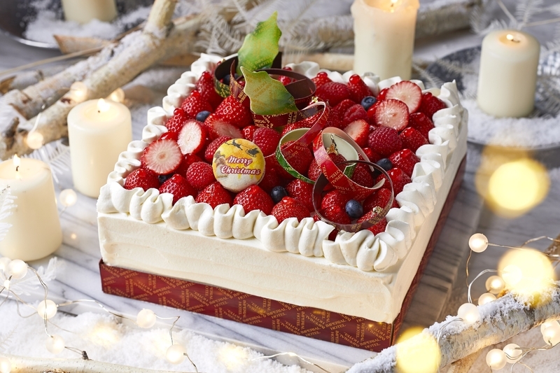 「帝国ホテル 東京」の2020年新作クリスマスケーキ「ポルテ ボヌール」は24cm角の贅沢な1台（画像提供：帝国ホテル）