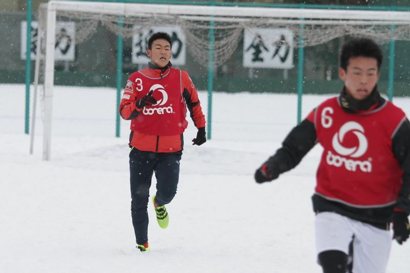 2017年2月、青森山田高の練習に初参加。雪中トレーニングについていけなかった【筆者撮影】