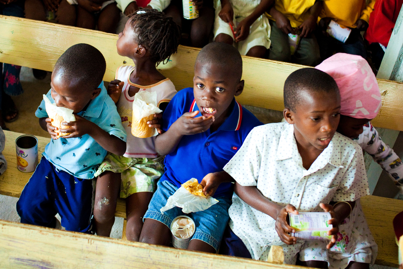 ウガンダの子どもたち（写真：パン・アキモト提供）
