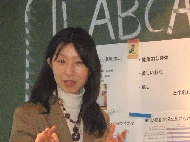 食品企業勤務時代に食育講演を行なう筆者(知人撮影)