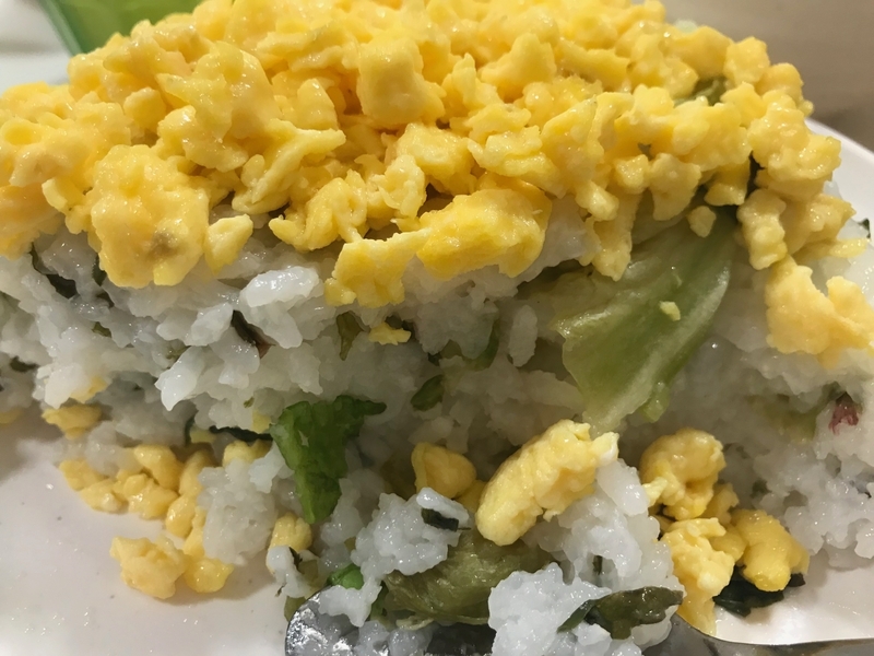 余った食材でできたお寿司(筆者撮影)