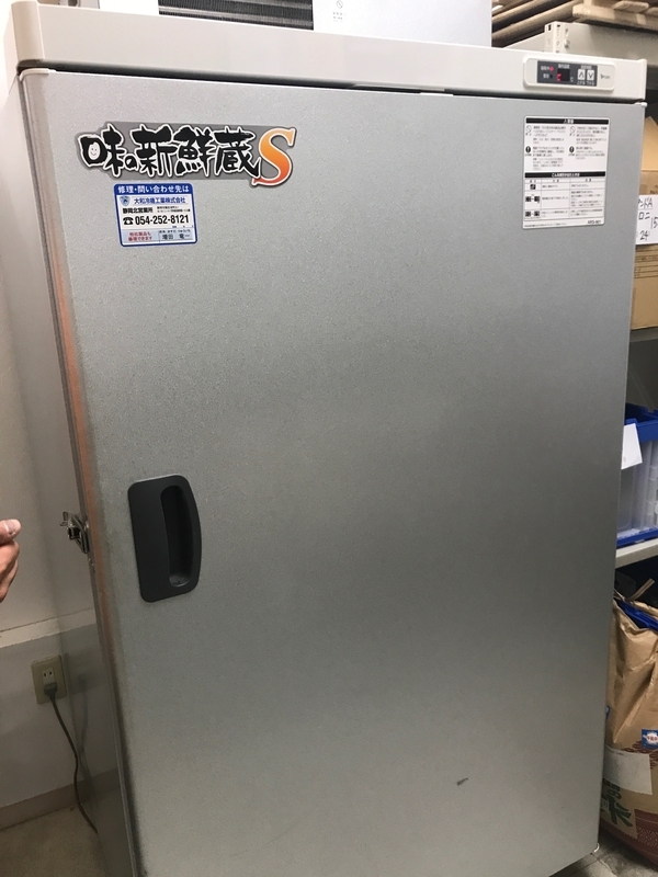 米（コメ）を保管するのに適した貯蔵庫。静岡県のフードバンクふじのくにで（筆者撮影）