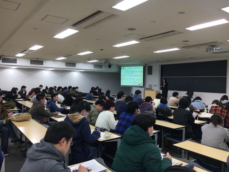 2018年5月16日、東洋大学経済学部での「世界と日本の食品ロス」講義風景（佐野聖香先生撮影）