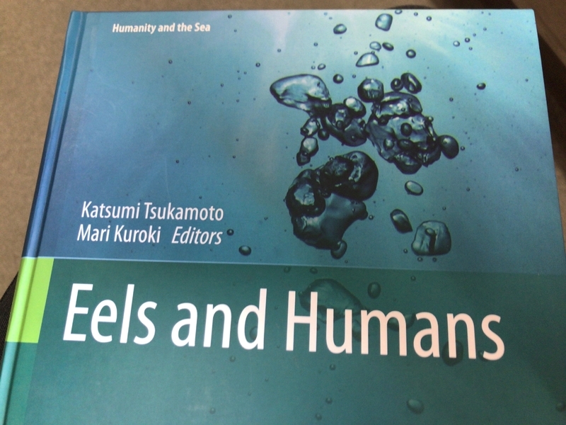 うなぎ関連書籍『Eels and Humans』(筆者撮影)