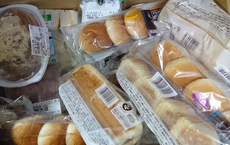 大手コンビニ加盟店でオーナーを務めるQさんが捨てたパンや惣菜類(写真:Qさん提供)