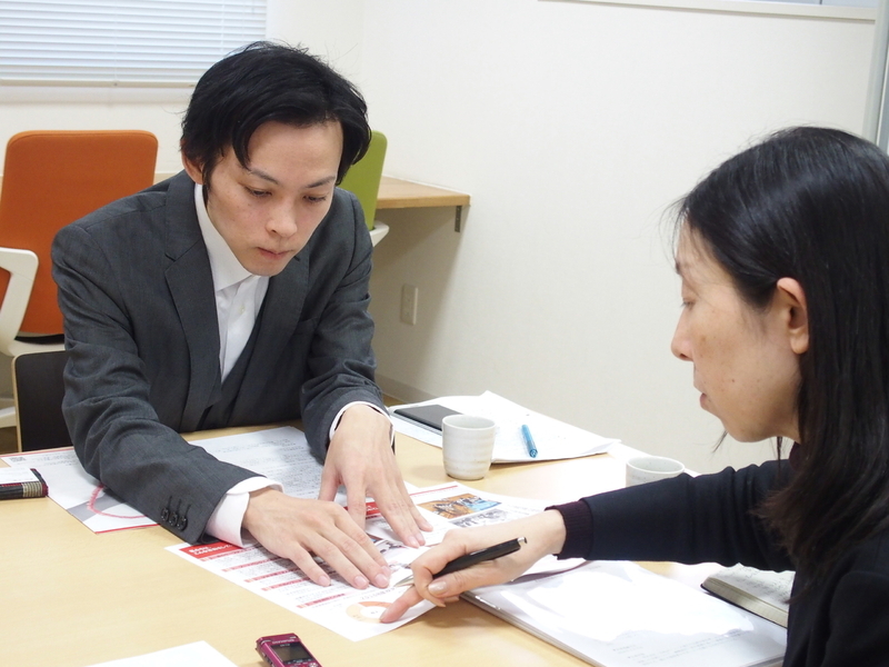 全国フードバンク推進協議会事務局長、米山広明さん(左)(高山千香氏撮影)