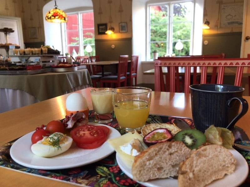 スウェーデン・ゴットランド島、Visbyのホテルの朝食（筆者撮影）