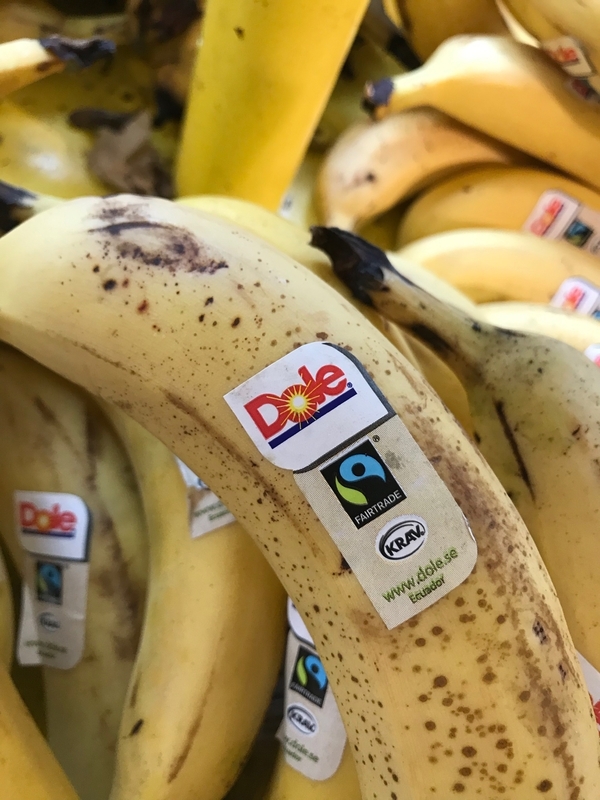 2019年7月の取材によれば、セブン-イレブンで販売するバナナに認証マークがついているのはスウェーデンだけだそうだ（スウェーデンにて、筆者撮影）